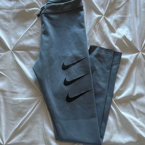 New Nike workout leggings. Never been worn. Size small